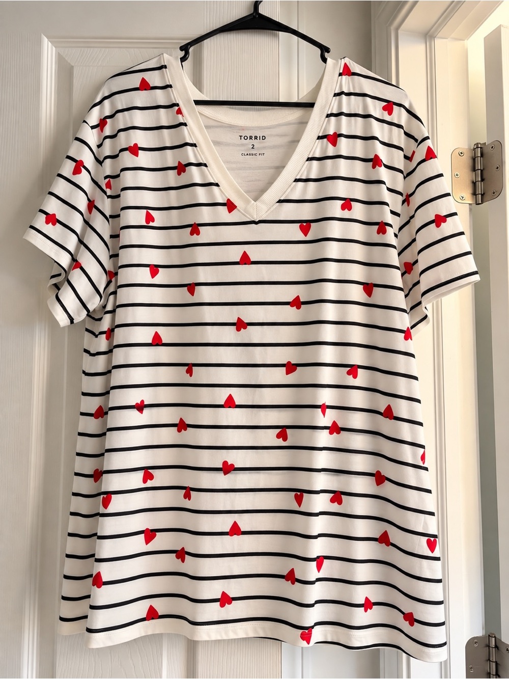 torrid White Striped V-Neck Tee with Red Heart Print